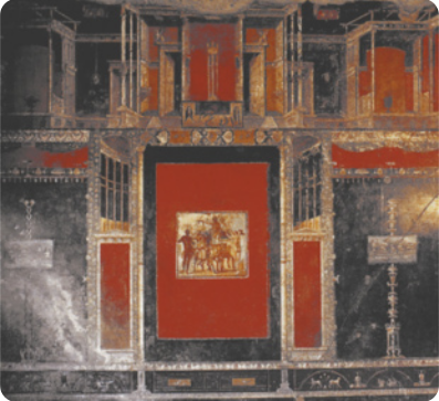 Fotografia de pintura mural representando um espaço residencial luxuoso, com detalhes da arquitetura, decoração e carpintaria executados com uso da perspectiva, de modo a criar a ilusão de que há na parede um segundo andar, com volumes e portas para outros cômodos. Há obras de arte, quadros e tapeçarias representadas na pintura como objetos decorativos da sala.