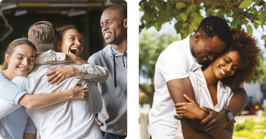 Composição com duas fotografias de pessoas se abraçando. 1. Duas mulheres e um homem se abraçam e sorriem. Um homem ao lado observa também sorrindo. 2. Um homem abraça carinhosamente uma mulher pelas costas. Os dois estão sorrindo.