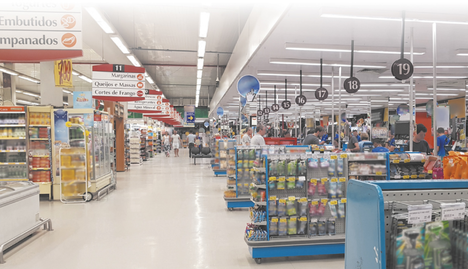Fotografia de um supermercado.