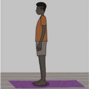 Ilustração de um homem descalço, em pé sobre um colchonete, com a postura ereta e os braços relaxados ao lado do corpo.