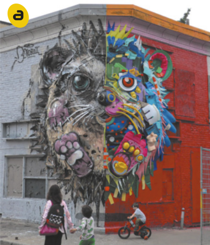 A. Fotografia de uma pintura em um muro. A obra, de caráter abstrato, sugere a imagem de um animal felino, com metade do rosto em preto e branco e a outra metade colorida. Diante da pintura, uma mulher segura a mão de uma criança enquanto observam a arte. Ao lado, outra criança anda de bicicleta.