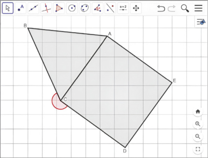 Imagem de tela do Geogebra com a figura A B C D E construída. Ela é a soma do triângulo A B C, equilátero, e do quadrado A C D E, que compartilham o lado A C. O ângulo externo ao vértice C está destacado.