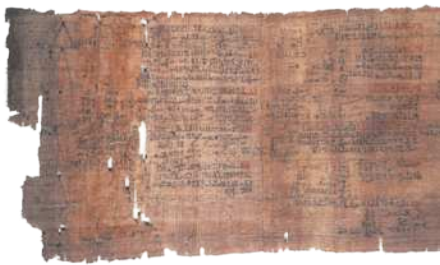 Fotografia de papiro antigo com textos escritos.
