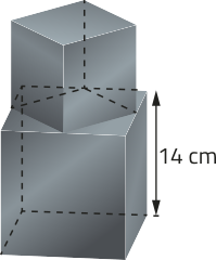 Imagem de dois cubos empilhados. O cubo inferior tem arestas de 14 centímetros. O cubo superior é menor e está rotacionado em 45 graus em relação ao inferior, com seus vértices apoiados nos pontos médios das arestas superiores do cubo de base.