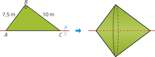 Imagem dividida em duas partes. À esquerda, um triângulo retângulo com vértices A, B e C, e ângulo reto no vértice superior B. O lado A B mede 7,5 metros, e o lado B C mede 10 metros. O triângulo está apoiado sobre a hipotenusa A C, disposta horizontalmente. Uma seta curva indica a rotação da figura em torno desse eixo horizontal. Uma seta aponta da figura à esquerda para a figura à direita. À direita, um sólido composto por dois cones unidos pelas bases circulares, com eixo disposto na horizontal.