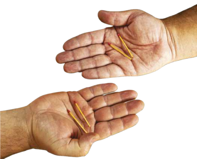 Fotografia de duas mãos abertas, vistas de cima, com dois palitos de fósforo em cada uma. As mãos estão orientadas em sentidos opostos.