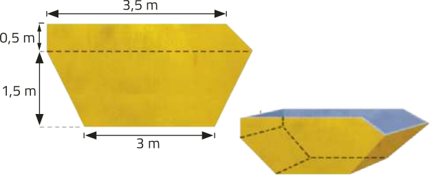 Imagem composta por duas visualizações de um mesmo sólido geométrico. À esquerda, há uma vista lateral do sólido, composta por dois trapézios unidos pelas bases maiores. O trapézio da parte inferior tem 1,5 metro de altura e base menor medindo 3 metros, que corresponde à base da figura. O trapézio superior é reto, com 0,5 metro de altura e base menor de 3,5 metros de comprimento. À direita, o sólido é apresentado em perspectiva, com destaque para a abertura na parte superior e as faces laterais inclinadas.