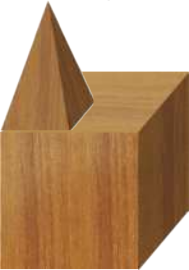 Imagem de uma peça de madeira composta por dois sólidos. Na parte inferior, há um cubo. Sobre ele, está apoiada uma pirâmide de base quadrada, com um dos vértices da base alinhado com o vértice do cubo, e dois outros vértices posicionados nos pontos médios das arestas superiores do cubo.