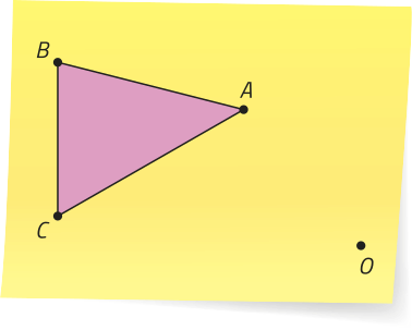 Imagem de um triângulo com vértices A, B e C. O lado BC está na vertical, e o ponto A está à direita, aproximadamente centralizado entre B e C. À direita e um pouco abaixo do triângulo, há um ponto isolado identificado como O.
