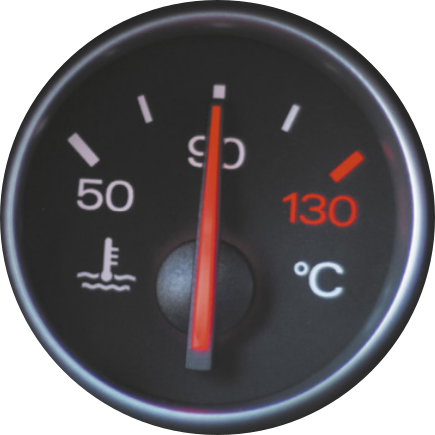 Fotografia de um medidor de temperatura do motor de um carro.