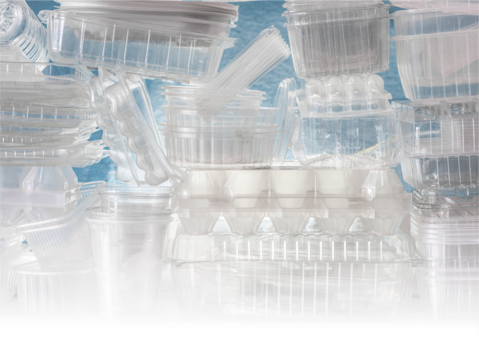 Fotografia de embalagens plásticas transparentes.