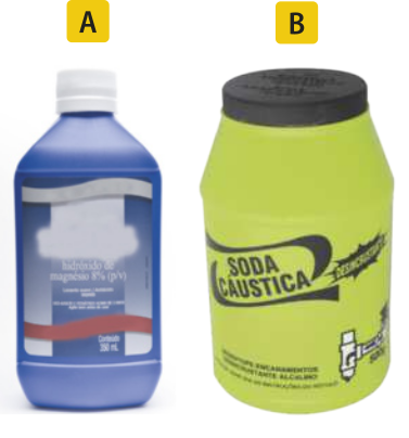 Composição com duas imagens. A: frasco com o escrito hidróxido de magnésio. B: frasco com o escrito soda cáustica.