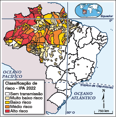 Mapa do Brasil com os limites estaduais e com áreas destacadas indicando a classificação de risco IPA 2022. Toda a Região Sul, Sudoeste, Nordeste e grande porção da Região Centro-Oeste tem classificação sem transmissão, com pequenas porções contendo muito baixo risco. No estado do Mato Grosso há várias porções com muito baixo risco. Todas as demais classificações estão presentes por toda a Região Norte do país, predominando áreas de alto risco no estado do Amazonas e Roraima. Nos demais estados da região há grandes porções de Baixo e médio risco.