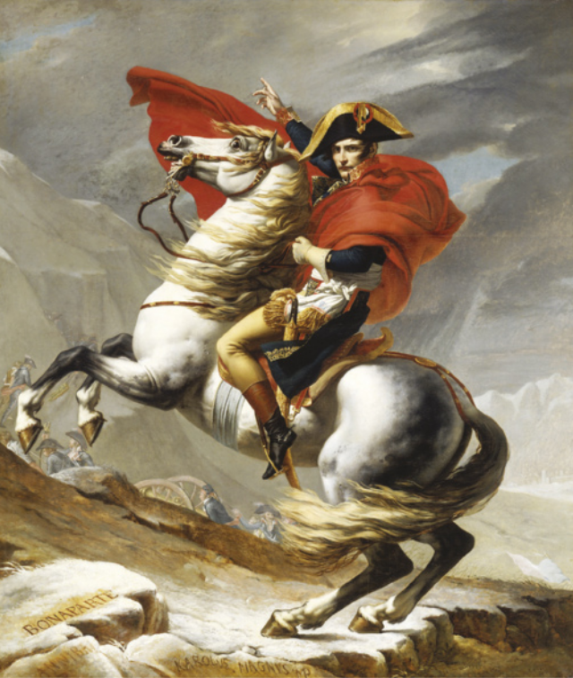 Pintura que retrata Napoleão Bonaparte. Ele usa traje militar, chapéu com abas dobradas para cima e manto esvoaçante, está montado em um cavalo empinado e aponta o dedo indicador direito para frente. Ao fundo, soldados sobem uma montanha rochosa e empurram uma carroça.