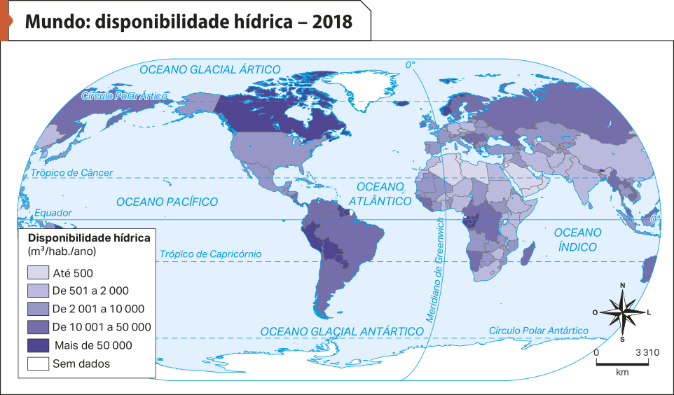 Mapa 'Mundo: disponibilidade hídrica – 2018'. Conforme a legenda, os dados são os seguintes: Disponibilidade hídrica (metro cúbico por habitante por ano). Até 500: países como a Líbia, Argélia, Arábia Saudita, Iêmen e Omã. De 501 a 2.000: países como a China, Índia, Irã, Paquistão, Egito, Sudão, Etiópia, Quênia, África do Sul e Níger. De 2.001 a 10.000: países como Mali, Mauritânia, Estados Unidos, México, Sudão do Sul, Chade, Portugal, Espanha, França, Itália e Reino Unido. De 10.001 a 50.000: Brasil, Colômbia, Venezuela, Equador, Chile, Argentina, Uruguai, República Democrática do Congo, Madagascar, Austrália, Laos e Camboja, Romênia, Suécia, Irlanda e Rússia. Mais de 50.000: Canadá, Peru, Bolívia, Paraguai, Guiana e Noruega. Sem dados: Antártida e Groenlândia.