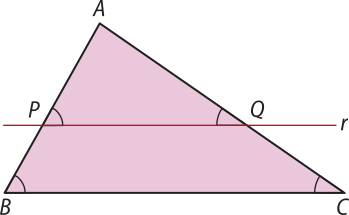 Imagem de um triângulo A B C com uma reta r paralela ao lado B C. Ela intersecta o lado A B em um ponto P, e o lado A C em um ponto Q, determinando um triângulo semelhante A P Q.