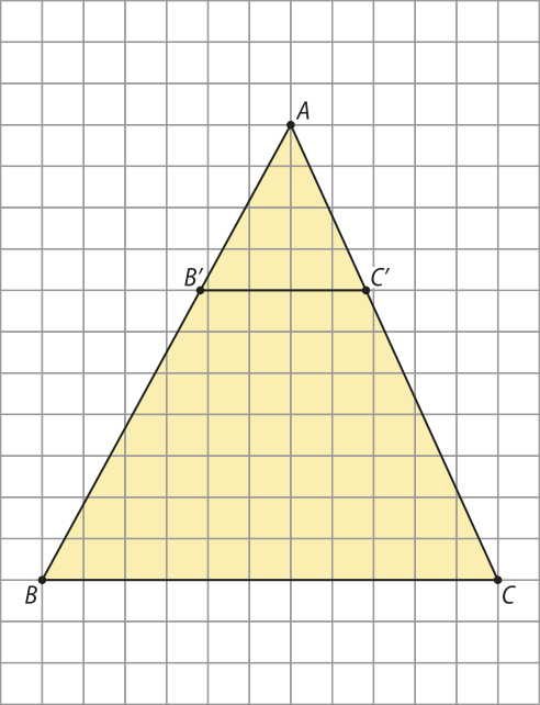 Ilustração de um triângulo em malha quadriculada. O triângulo A B C  está apoiado sobre seu lado B C, que ocupa 11 quadrados da malha. Por um ponto 'B' em A B e um ponto 'C' em A C, foi traçado um segmento paralelo ao lado B C, que ocupa 4 quadrados da malha.