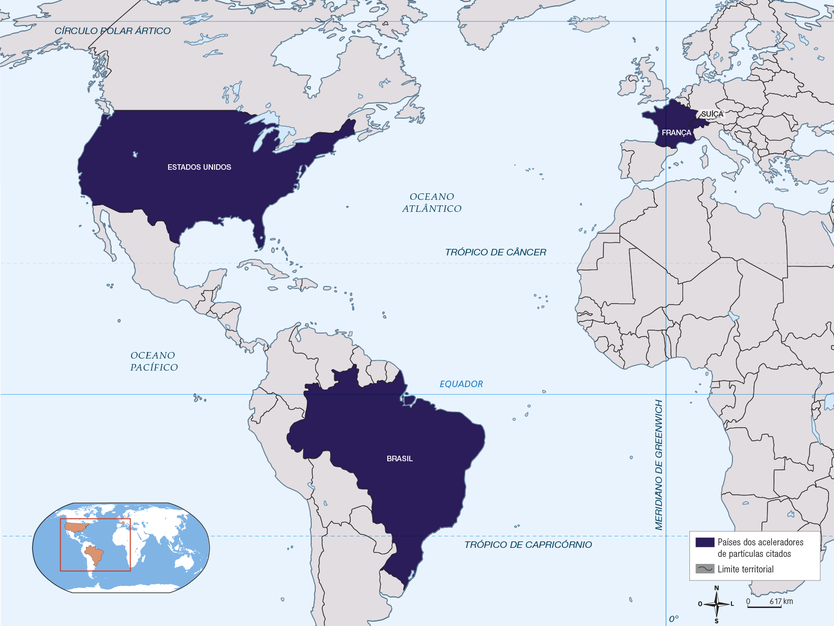Mapa com os continentes americano, africano e europeu com os limites territoriais de seus respectivos países. Na América do Sul, o Brasil está em destaque. Na América do Norte, o território dos Estados Unidos está em destaque. No continente europeu, estão destacadas a França e a Suíça. De acordo com a legenda, esses quatro países são os países dos aceleradores de partículas citados. No mapa, também estão indicadas as linhas dos paralelos, meridianos e os oceanos Pacífico, Índico, Atlântico e Glacial Ártico. No canto inferior direito, há um planisfério com os mesmos países em destaque.