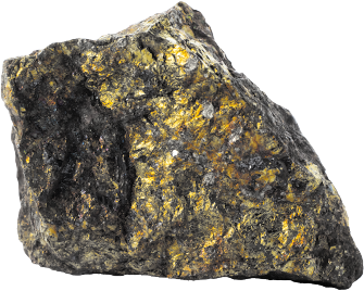 Fotografia de um mineral escuro com manchas douradas. A rocha possui forma irregular, com superfície rugosa e texturizada. A cor predominante é preta, com áreas brilhantes e manchas douradas distribuídas de forma não uniforme. Algumas partes da rocha apresentam pequenas fissuras e cavidades.