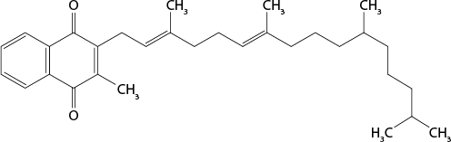 Estrutura química formada por símbolos de elementos químicos e linhas. Da esquerda para direita: há dois hexágonos regulares dispostos lado a lado e com um lado em comum entre eles. No primeiro hexágono, três lados possuem linhas duplas, dispostas de forma alternada. No segundo hexágono, no vértice superior há uma linha dupla ligando a um elemento O, e no vértice inferior há outra linha dupla ligando a um elemento O. Esse hexágono tem o lado direito com linha dupla. E nesse mesmo lado, no vértice inferior há uma linha ligando ao grupo C H índice 3. E o vértice superior está ligado há uma sequência de quinze linhas, com quatorze vértices. A terceira e sétima linha são duplas, e o terceiro e sétimo vértice estão ligados, cada um deles a um grupo C H índice 3 por uma linha simples cada um. Ao final, a décima quarta linha está ligada a mais duas linhas, uma ligando ao grupo H índice 3 C, e a outra ligando ao grupo C H índice 3.