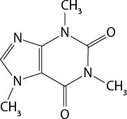 Estrutura química formada por símbolos de elementos químicos e linhas. Há um pentágono regular ao lado de um hexágono regular, com um lado em comum entre eles. O pentágono possui duas linhas duplas, em dois de seus lados, sendo uma delas no lado em comum com o hexágono, e a outra no lado superior à esquerda. No lugar do vértice superior do pentágono há um elemento N, e no lugar do vértice inferior à esquerda há outro elemento N, a qual está ligado ao grupo C H índice 3 por uma linha simples. O hexágono tem um elemento N no lugar do vértice superior, a qual está ligado a um grupo C H índice 3 por uma linha simples. O vértice inferior do hexágono está ligado a um elemento O por uma linha dupla. E no lado direito desse hexágono, o vértice superior está ligado a um elemento O por uma linha dupla e no lugar do vértice inferior há um elemento N que está ligada ao grupo C H índice 3 por uma linha simples.