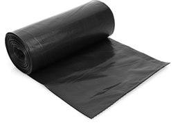 Fotografia de um rolo de plástico preto parcialmente desenrolado.