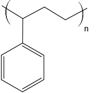 Estrutura química formada por linhas. Entre parênteses há uma sequência de quatro linhas formando três vértices, e com as linhas das extremidades cruzando os parênteses. Há um n subscrito nos parênteses, e abaixo, o segundo vértice está ligado ao vértice de um hexágono regular que possui linha dupla alternadas em três de seus lados.