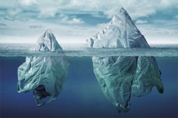 Imagem de icebergs flutuando na água. Uma parte está na superfície e a maioria está submersa.