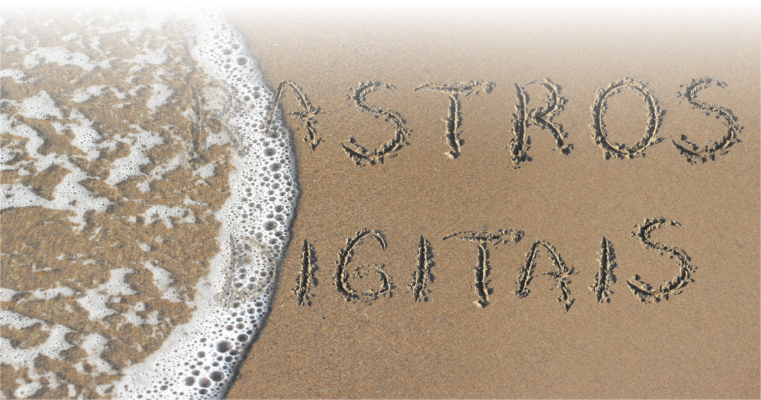 Imagem do termo rastros digitais escrito na areia. A água do mar avança sobre a areia, cobrindo as letras iniciais R e D.