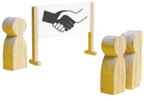 Imagem contendo bloquinhos de madeira representando pessoas. Um dos bloquinhos está ao lado de uma lousa com a imagem de um aperto de mãos. Há outros bloquinhos assistindo olhando em direção à lousa.