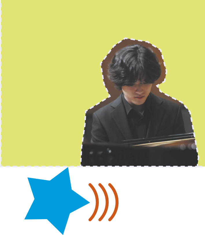 Fotografia de Yunchan Lim. Ele é um jovem oriental branco, de cabelos curtos e escuros e está olhando para baixo, tocando piano.
