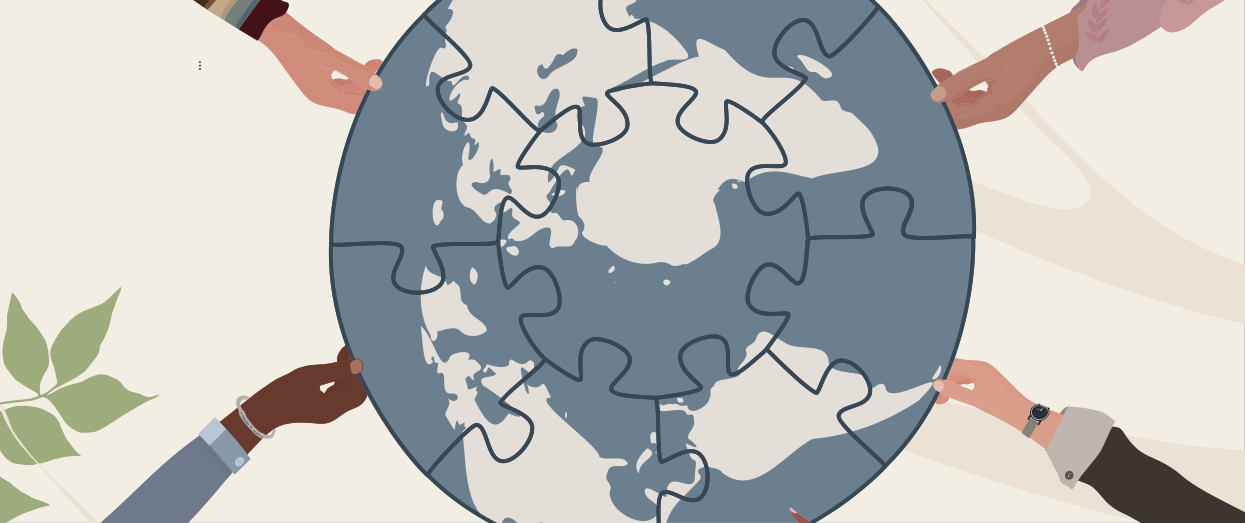 Ilustração das mãos de quatro pessoas de diferentes etnias encaixando peças de um quebra-cabeça que formam um mapa-múndi, em projeção azimutal, com o Oceano Atlântico no centro.
