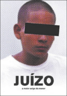 Capa de documentário com a fotografia de um adolescente com uma faixa preta sobre os olhos.